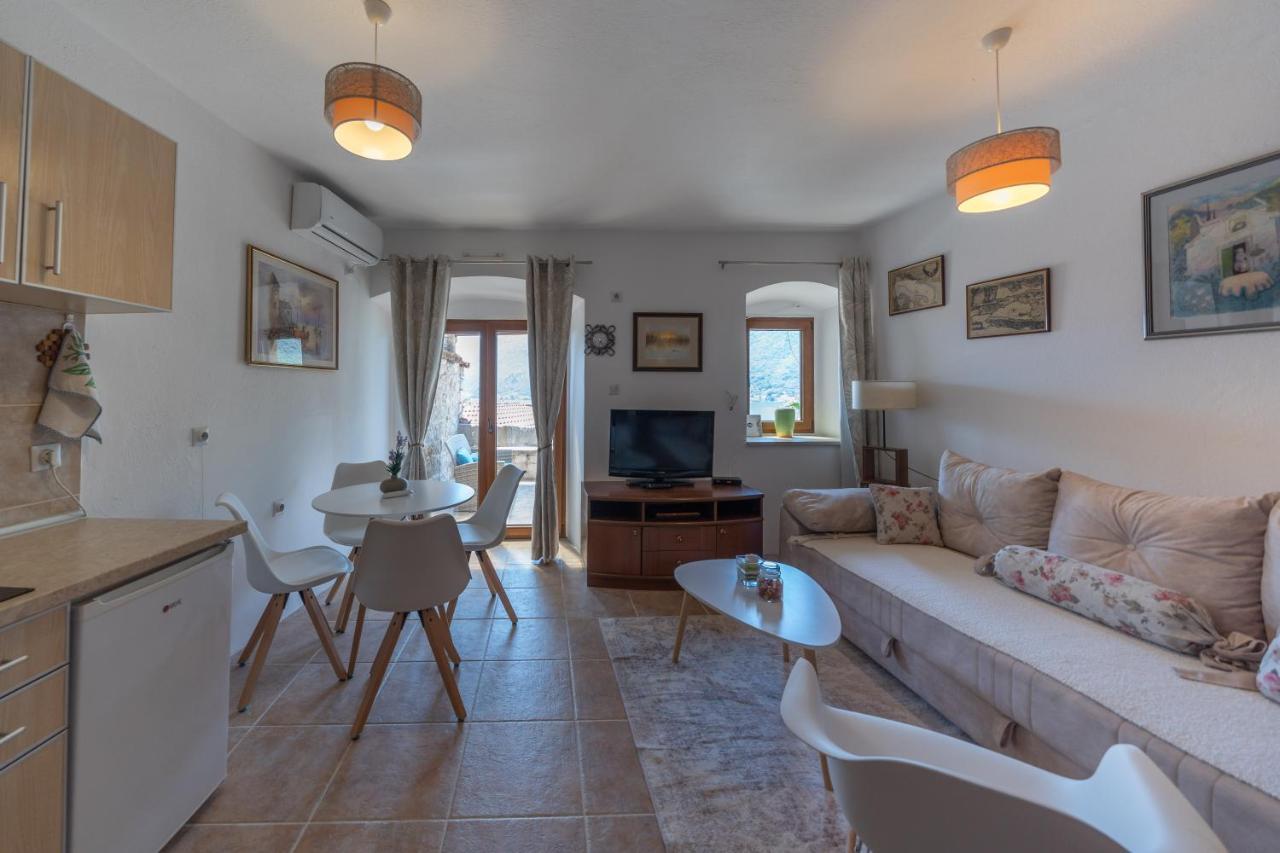 פראסט Apartments Franovic מראה חיצוני תמונה