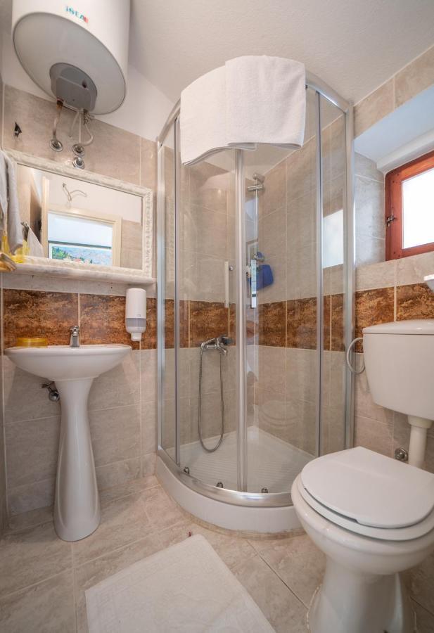 פראסט Apartments Franovic מראה חיצוני תמונה