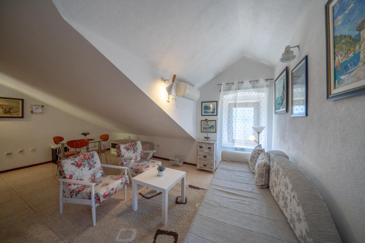 פראסט Apartments Franovic מראה חיצוני תמונה